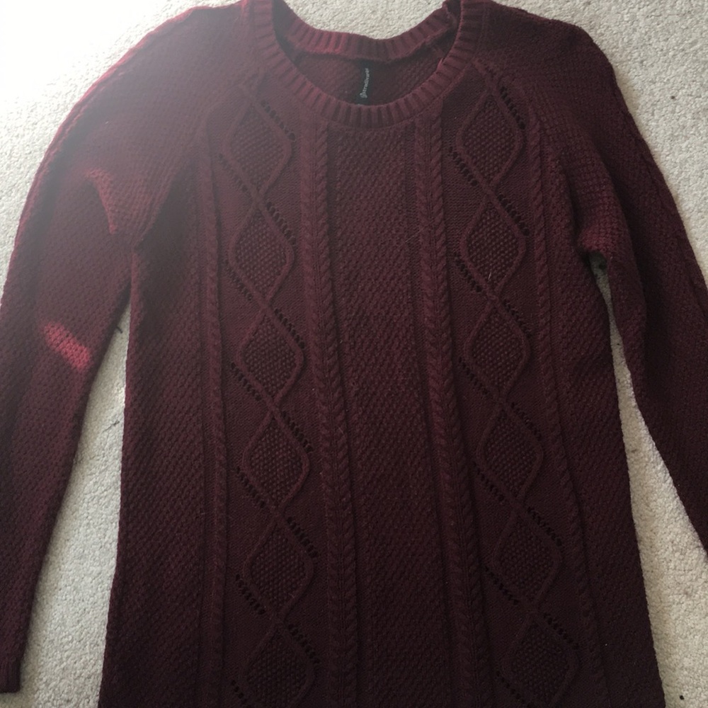 maroon sweater